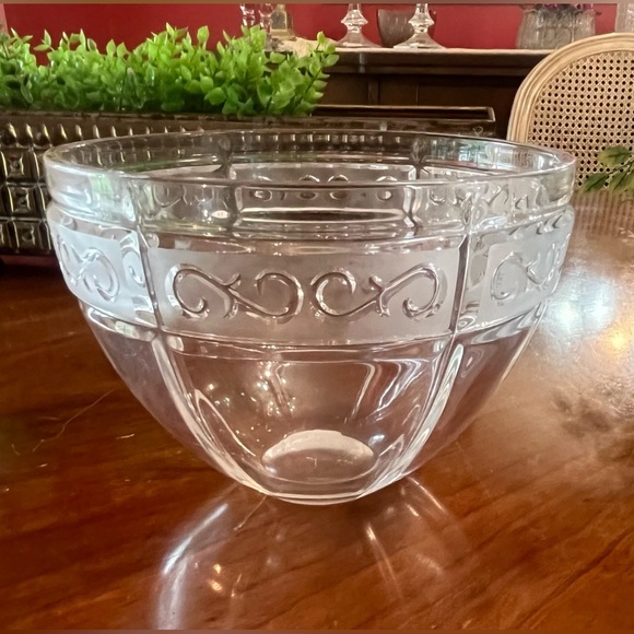 Waterford Marquis Arabesque 7”Crystal Fruit Bowl with frosted scrolled border - Picture 3 of 11